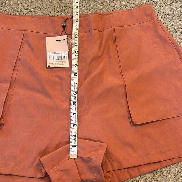 MISSGUIDED *NWT* Twill Utility Shorts - Picture 5 of 12